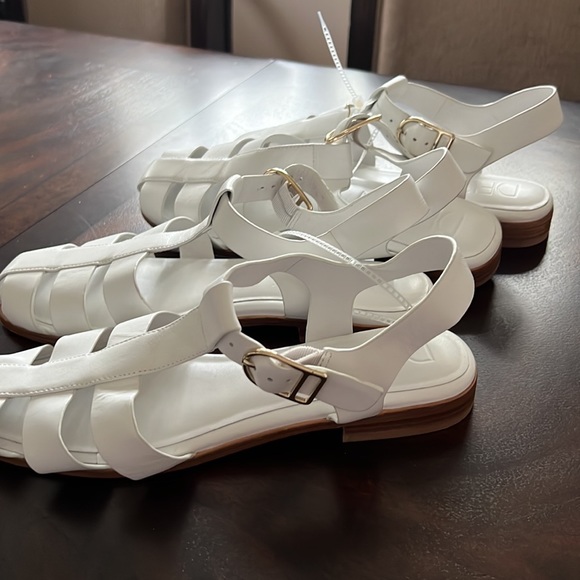 Deltan
Abbey Leather Fisherman Flats - Picture 9 of 16